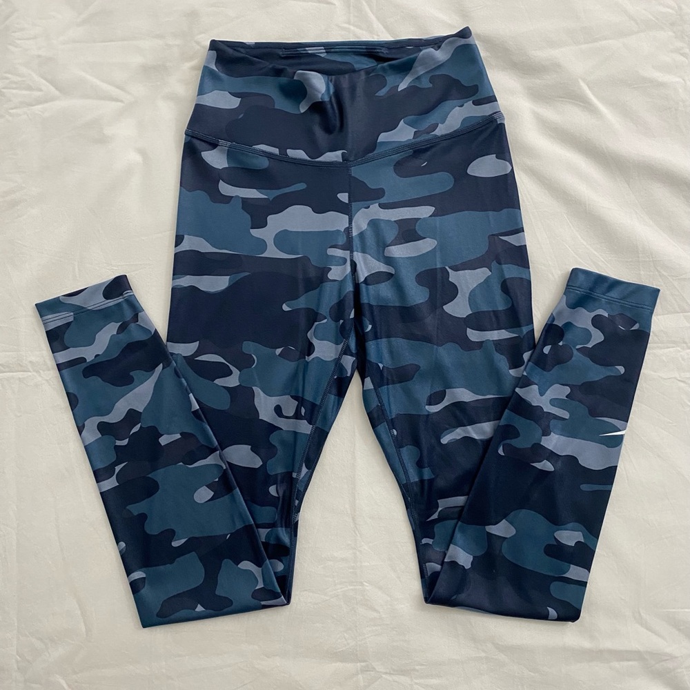 Nike Mid-Rise Camo Leggings XS bundle and save. - Picture 4 of 6
